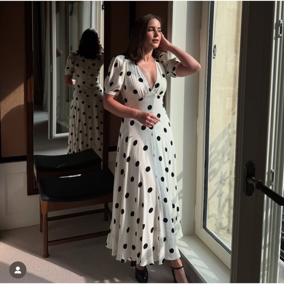 REFORMATION Naira Dress in Pluto Dot 4 - Picture 2 of 10